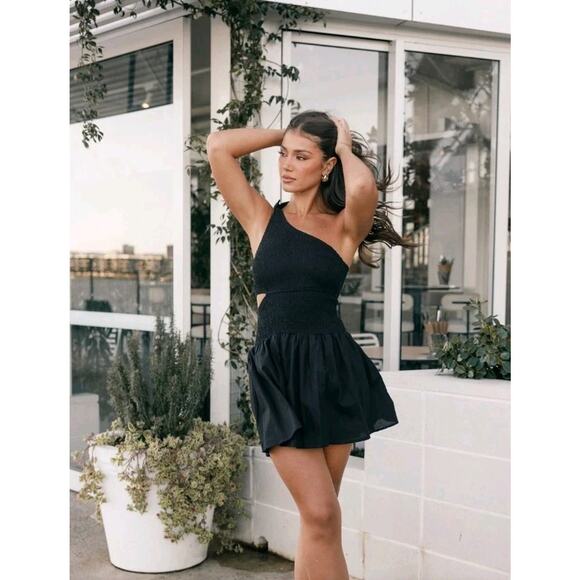 Petal & Pup Allison One Shoulder Mini Dress sz S Black Smocked Bodice Cut Out - Picture 1 of 16